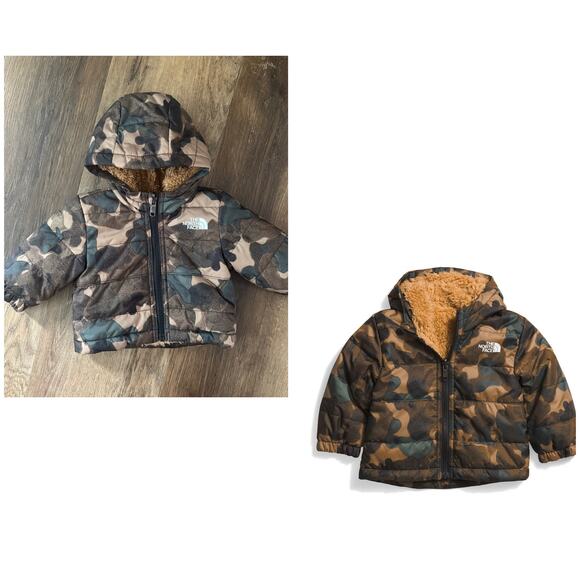 The North Face Reversible Mt Chimbo Full Zip Hooded Insulated Jacket in Camo - Picture 1 of 9